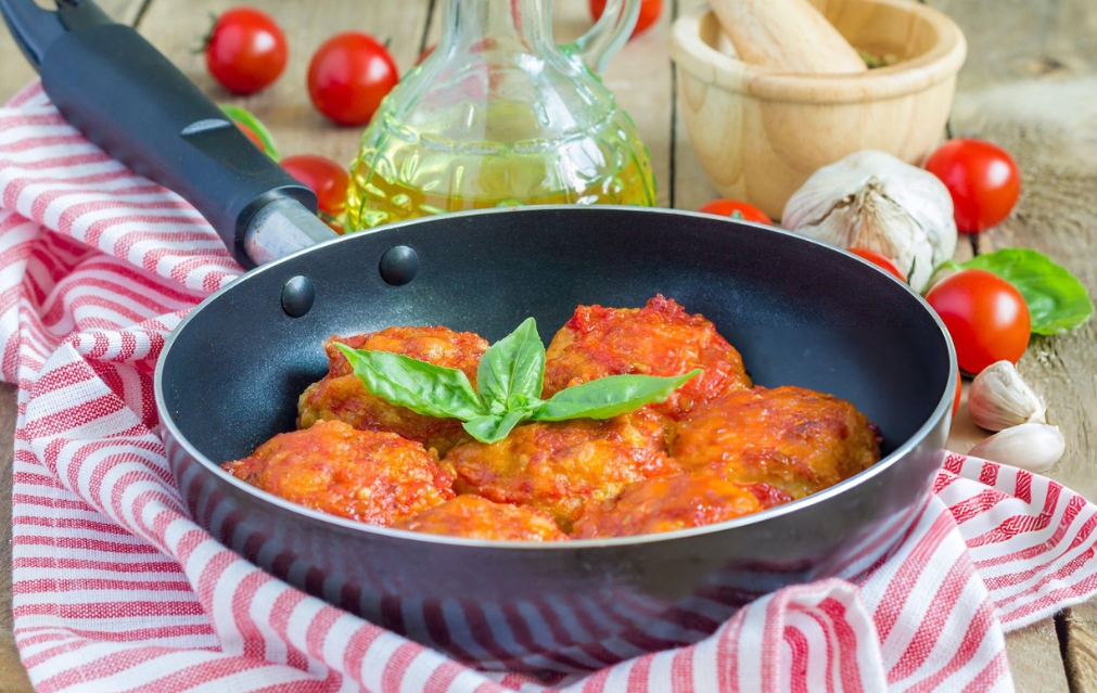 Italian-Style Chicken Cutlets with Tomato Basil Sauce